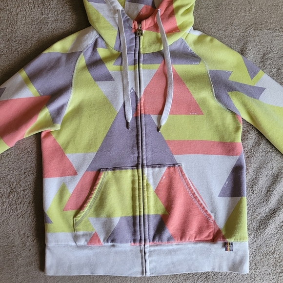 Aritzia TNA geometric print hoodie size medium - Picture 4 of 14